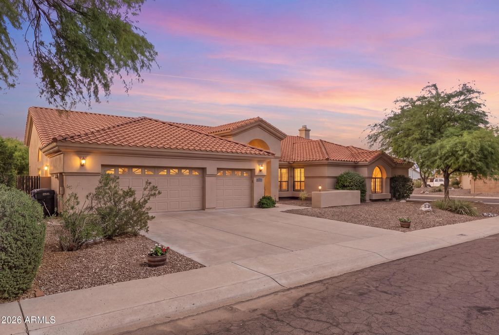 1156 E GRANDVIEW Road, Phoenix, AZ 85022 — exterior