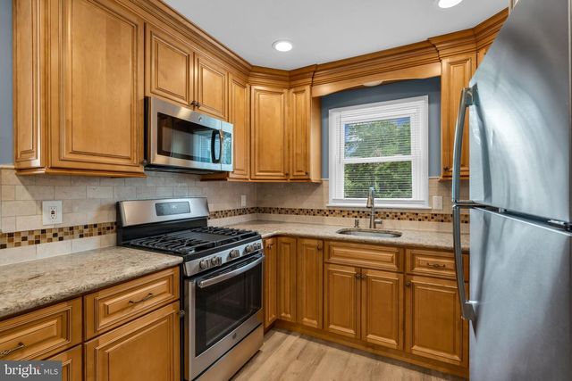 3 RANDALLS DR, Toms River, NJ 08757