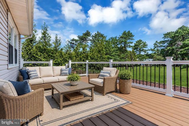 3 RANDALLS DR, Toms River, NJ 08757