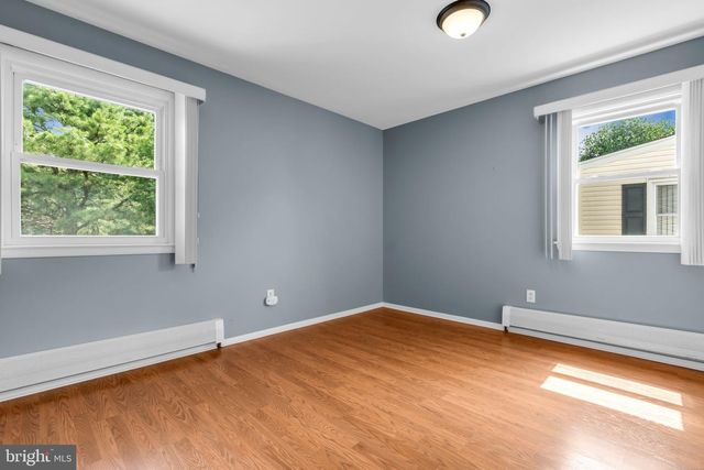 3 RANDALLS DR, Toms River, NJ 08757