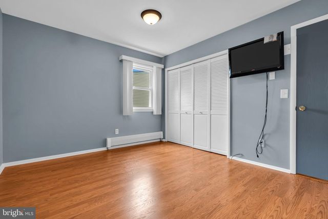 3 RANDALLS DR, Toms River, NJ 08757