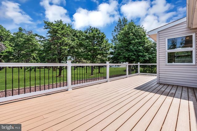 3 RANDALLS DR, Toms River, NJ 08757