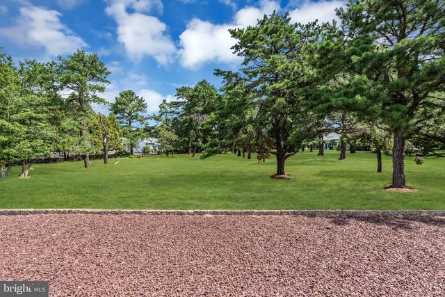 3 RANDALLS DR, Toms River, NJ 08757