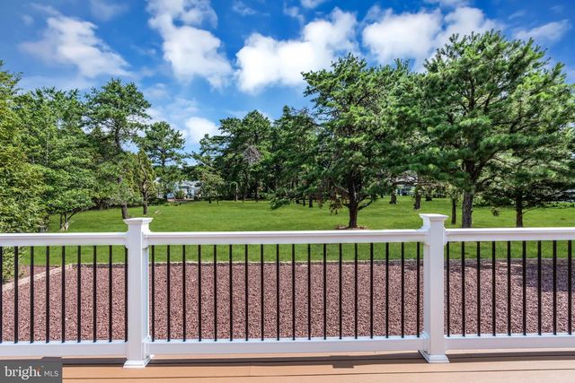 3 RANDALLS DR, Toms River, NJ 08757