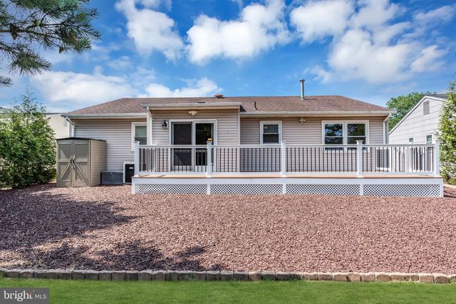 3 RANDALLS DR, Toms River, NJ 08757