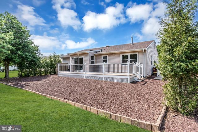 3 RANDALLS DR, Toms River, NJ 08757