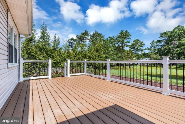 3 RANDALLS DR, Toms River, NJ 08757