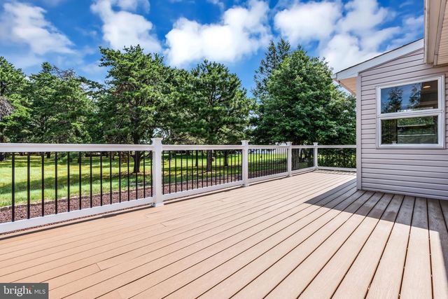 3 RANDALLS DR, Toms River, NJ 08757