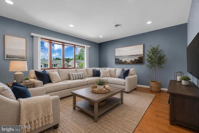 3 RANDALLS DR, Toms River, NJ 08757