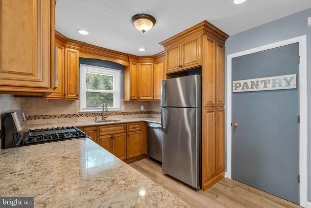 3 RANDALLS DR, Toms River, NJ 08757