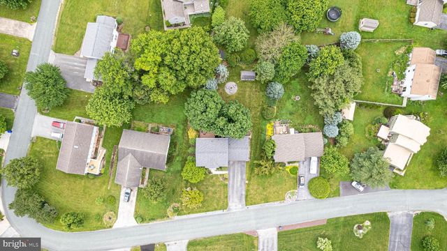 685 GREENFIELD DRIVE, Chambersburg, PA 17202