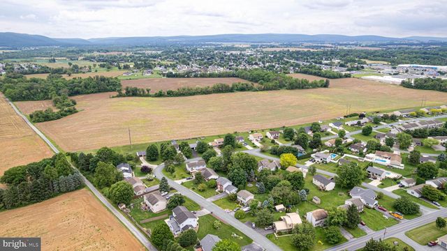 685 GREENFIELD DRIVE, Chambersburg, PA 17202
