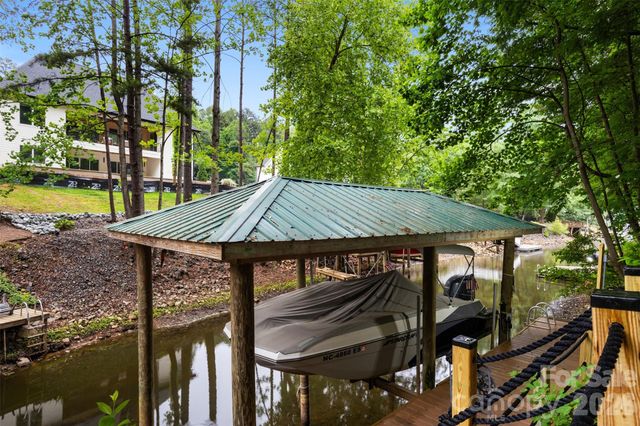 105 Ridge Top Road, Mooresville, NC 28117
