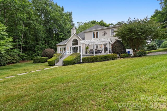 105 Ridge Top Road, Mooresville, NC 28117
