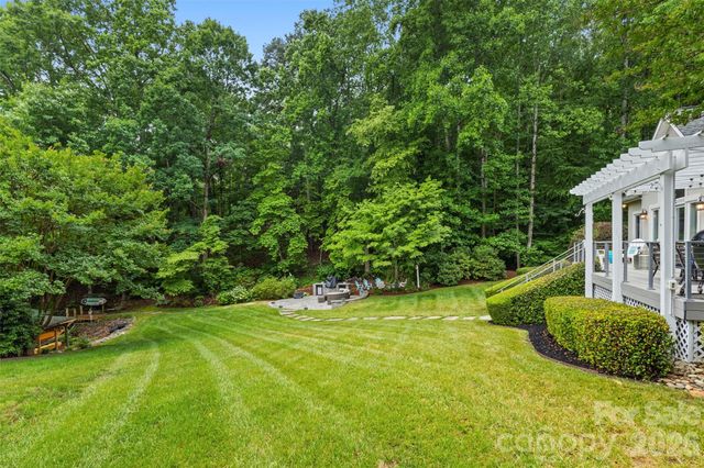 105 Ridge Top Road, Mooresville, NC 28117