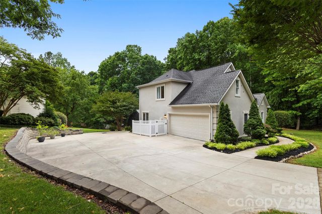 105 Ridge Top Road, Mooresville, NC 28117