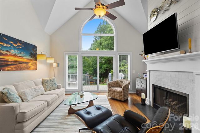 105 Ridge Top Road, Mooresville, NC 28117