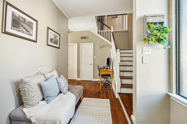 1112 Bering Drive 38, Houston, TX 77057