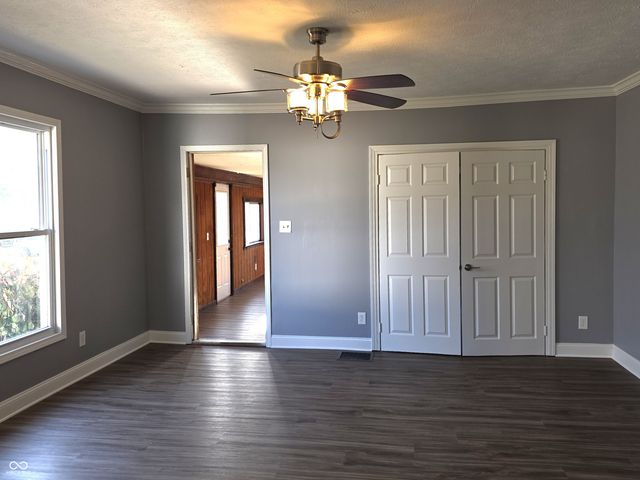 212 W Burnside Avenue, Fairland, IN 46126