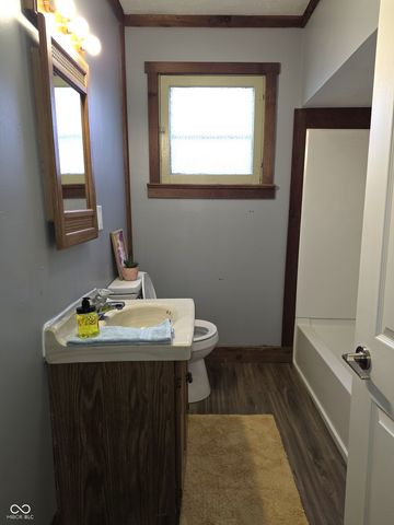 212 W Burnside Avenue, Fairland, IN 46126