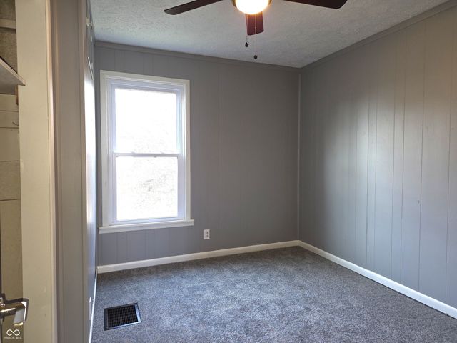 212 W Burnside Avenue, Fairland, IN 46126