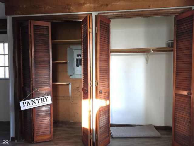 212 W Burnside Avenue, Fairland, IN 46126