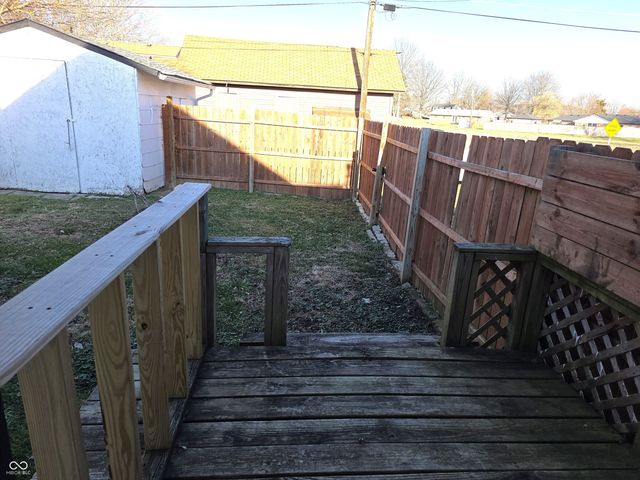 212 W Burnside Avenue, Fairland, IN 46126