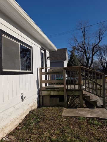 212 W Burnside Avenue, Fairland, IN 46126