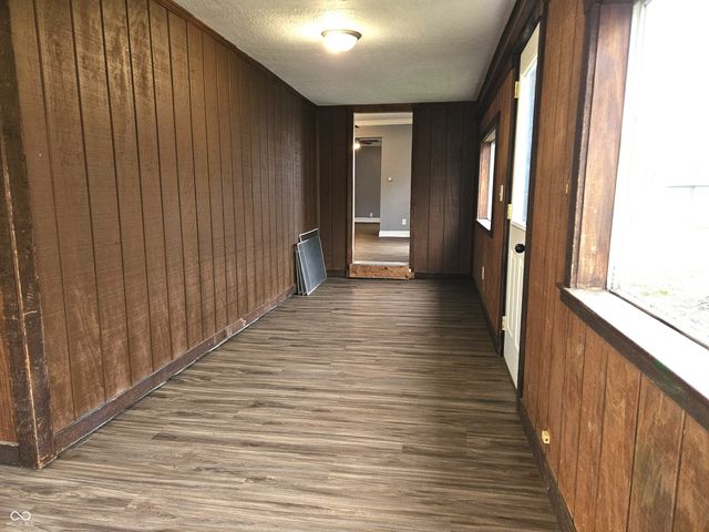 212 W Burnside Avenue, Fairland, IN 46126