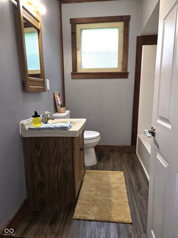 212 W Burnside Avenue, Fairland, IN 46126