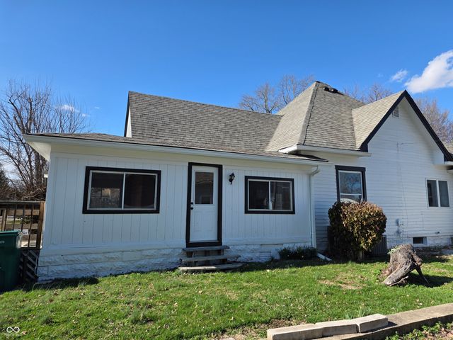 212 W Burnside Avenue, Fairland, IN 46126