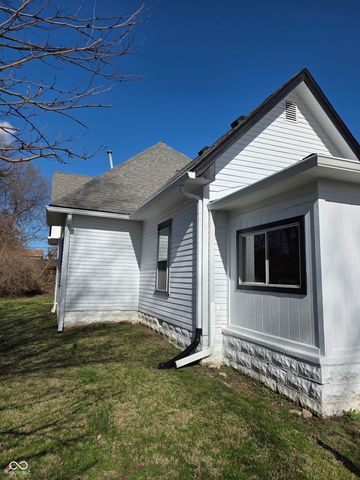 212 W Burnside Avenue, Fairland, IN 46126