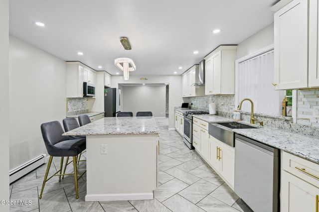 798 Downing Street, Niskayuna, NY 12309