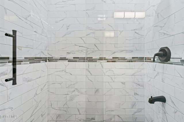 798 Downing Street, Niskayuna, NY 12309