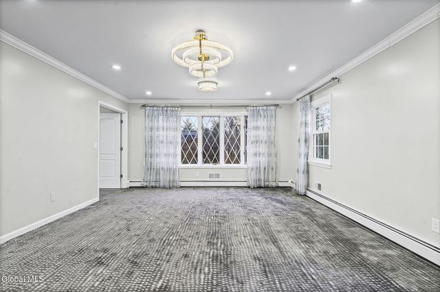 798 Downing Street, Niskayuna, NY 12309