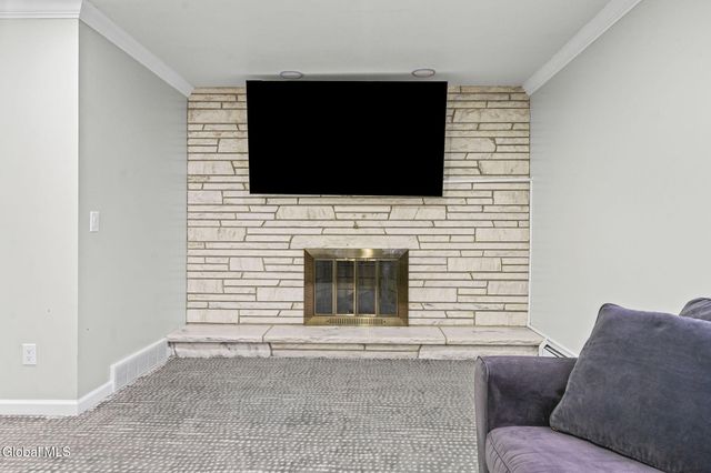 798 Downing Street, Niskayuna, NY 12309