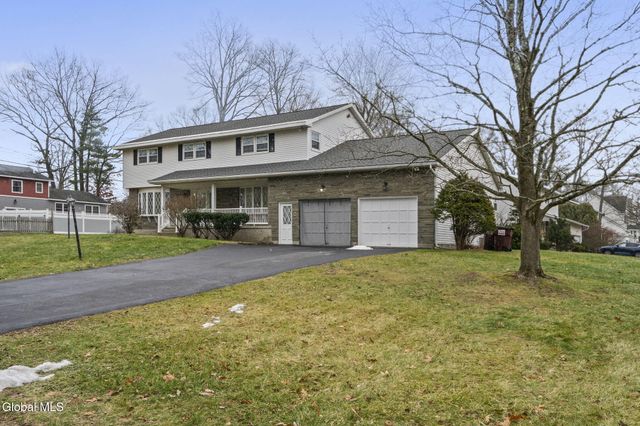 798 Downing Street, Niskayuna, NY 12309