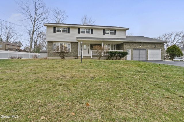 798 Downing Street, Niskayuna, NY 12309