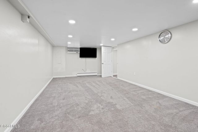 798 Downing Street, Niskayuna, NY 12309