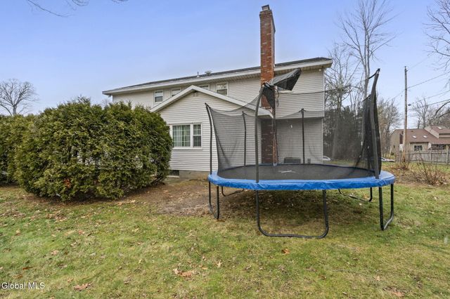 798 Downing Street, Niskayuna, NY 12309