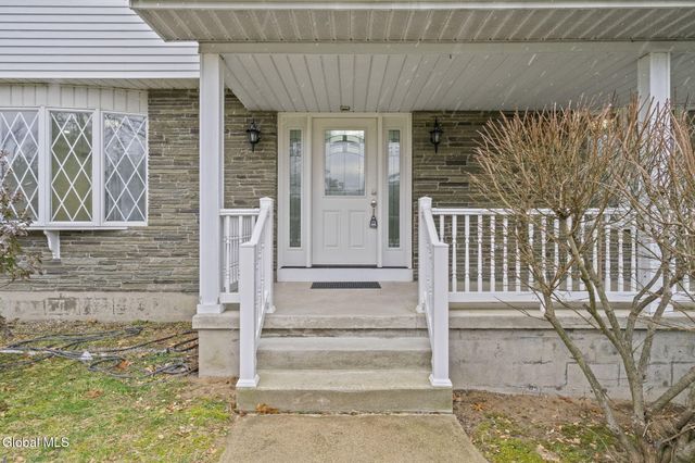 798 Downing Street, Niskayuna, NY 12309