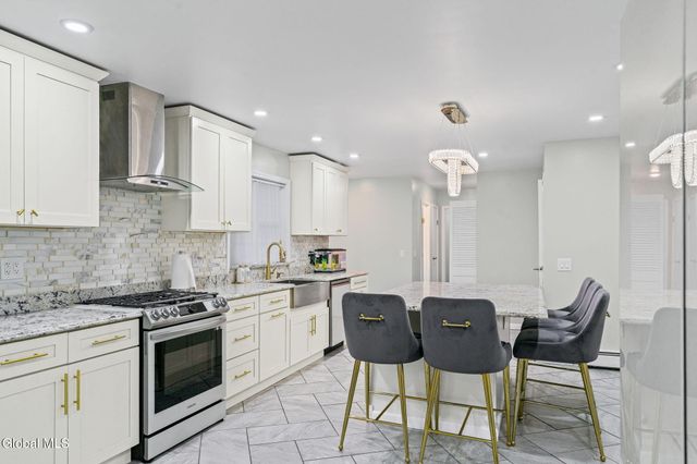 798 Downing Street, Niskayuna, NY 12309