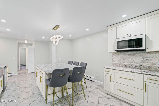 798 Downing Street, Niskayuna, NY 12309