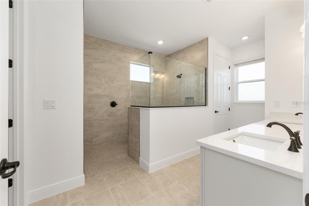 Image 21 of property listing at 10109 SW 82ND PLACE ROAD, Ocala, FL 34481