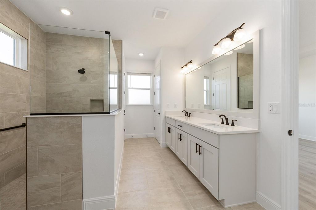 Image 22 of property listing at 10109 SW 82ND PLACE ROAD, Ocala, FL 34481
