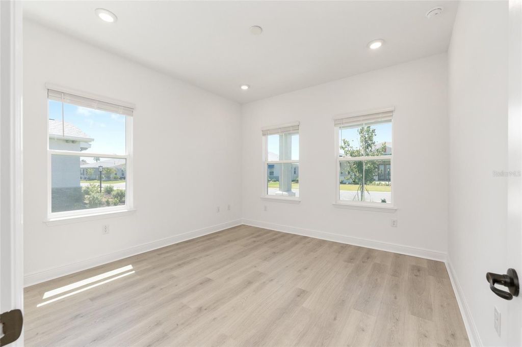 Image 30 of property listing at 10109 SW 82ND PLACE ROAD, Ocala, FL 34481