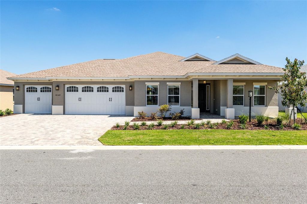 Image 5 of property listing at 10109 SW 82ND PLACE ROAD, Ocala, FL 34481
