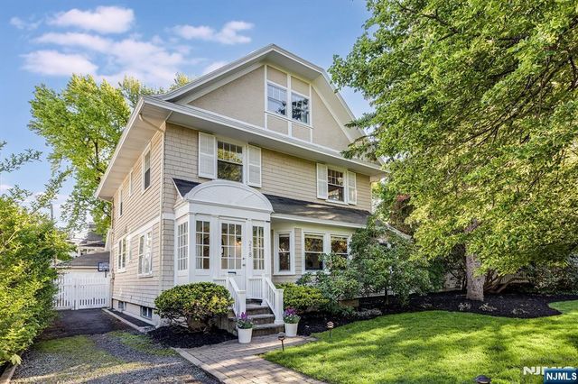 218 Inwood Avenue, Montclair, NJ 07043