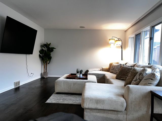 7004 Lorel Avenue, Skokie, IL 60077