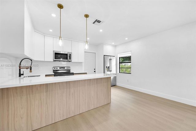 16140 NW 17th Pl, Miami Gardens, FL 33054